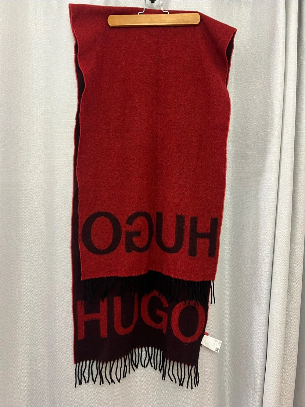 Hugo Boss Red and Dark Gray Logo Knit Scarf